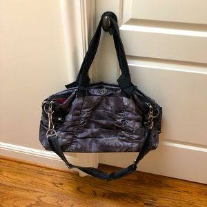 SOLD: Lululemon weekend bag